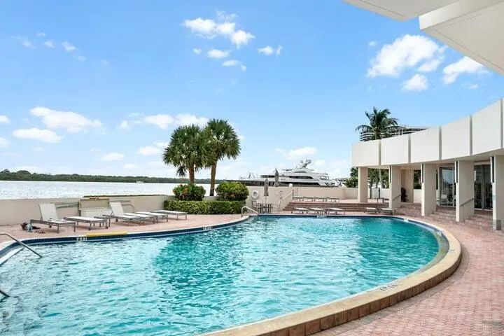 20250626183750670882000000-o at 136 Lakeshore Drive 1010, North Palm Beach