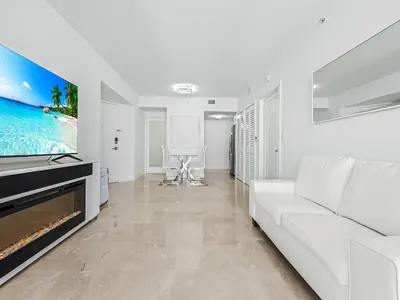 6365 Collins Avenue 1911, Miami Beach – sold