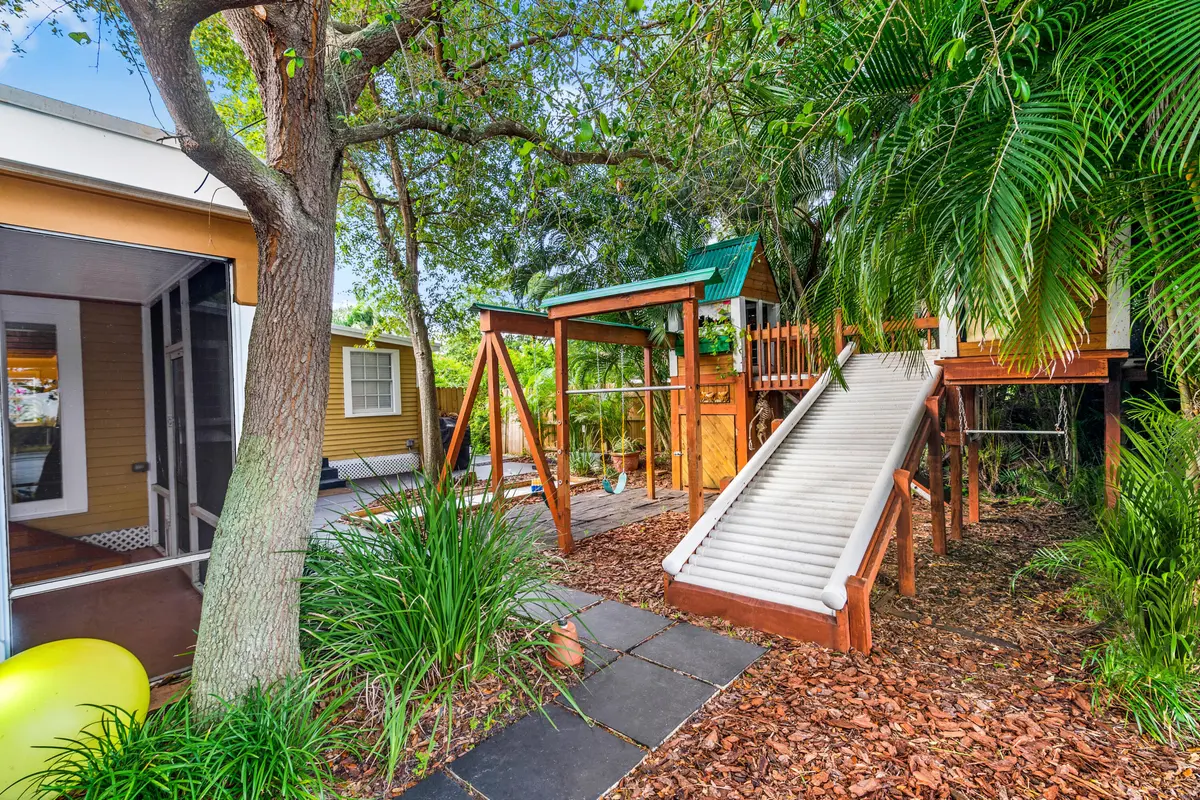 beyc690ba15757eb5 at 303 Lang Road, Cloud Lake