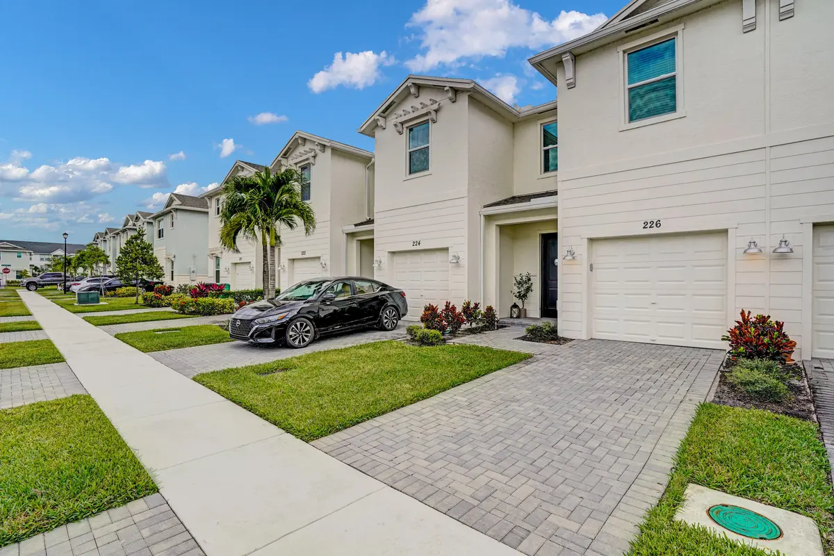 Woodbark-4 at 226 SE Woodbark Street, Port St. Lucie