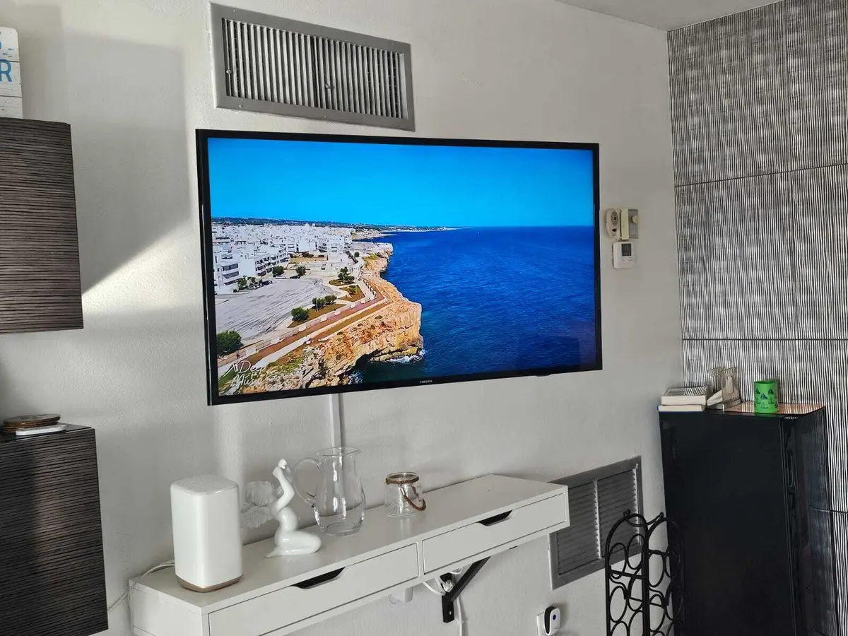 Family room at 505 N Riverside Drive 12a, Pompano Beach