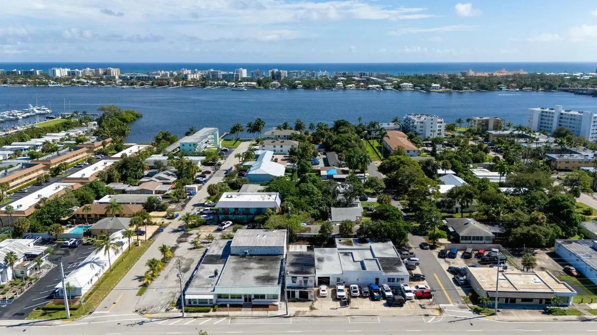 604 N Dixie Highway, Lantana, FL – mixed-use property photo 1