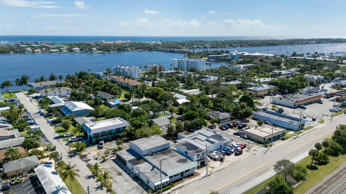 604 N Dixie Highway, Lantana, FL – mixed-use property photo 2