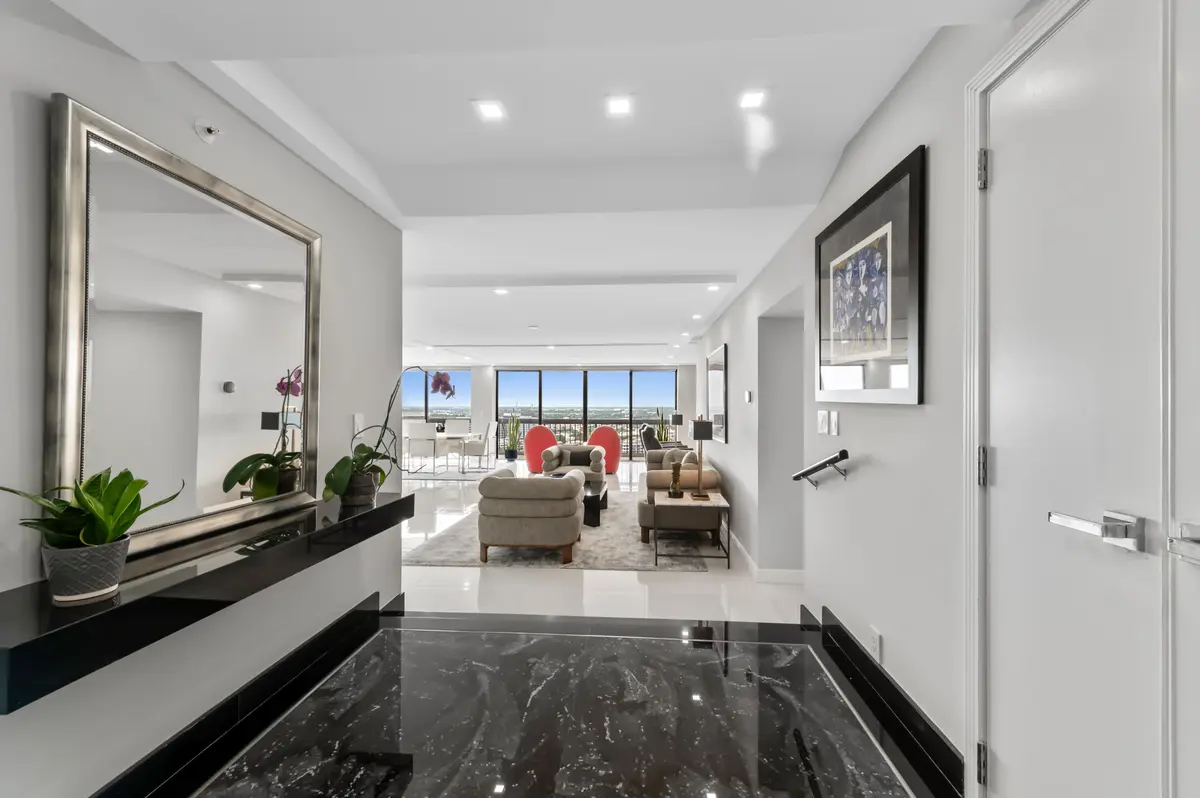 03 Foyer 01 at 1900 Consulate Place 2104, West Palm Beach