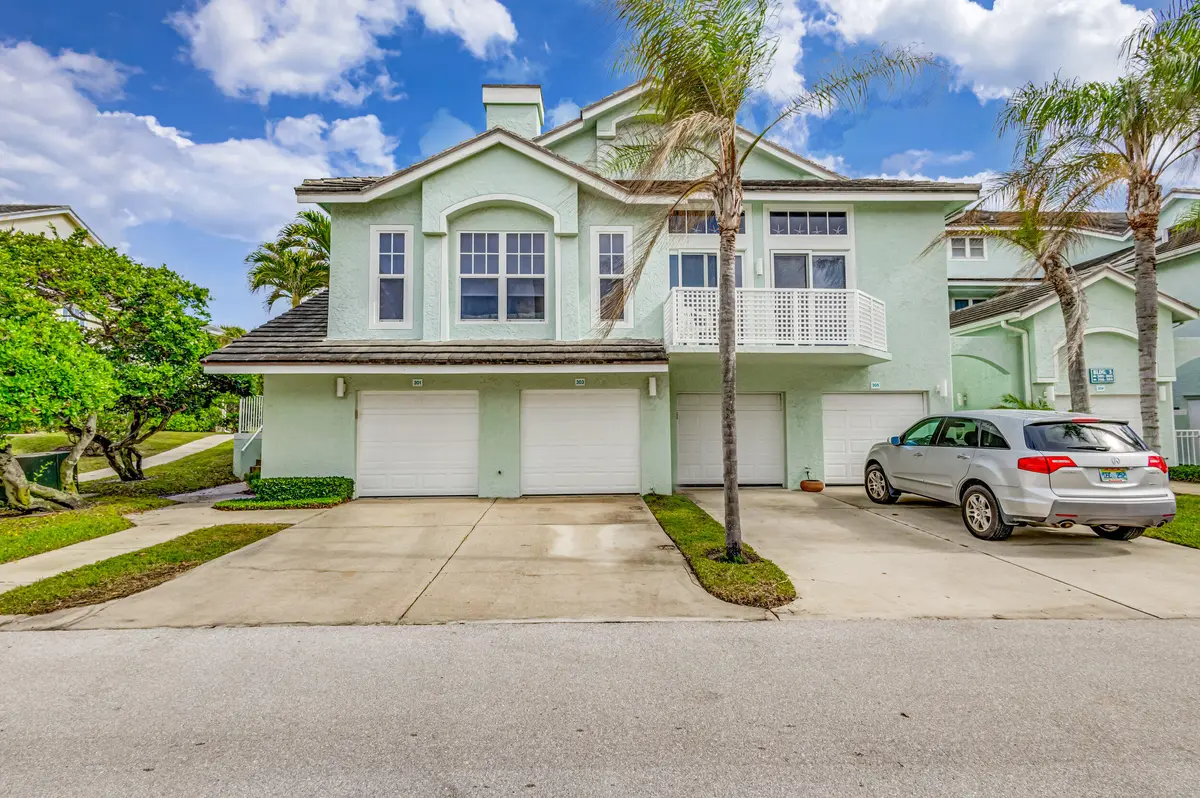 Exterior at 303 Mainsail Circle, Jupiter