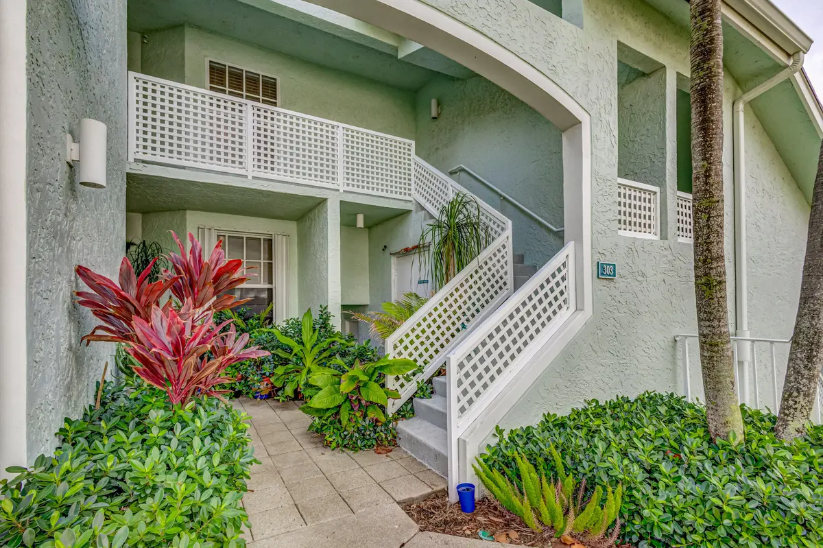 Exterior at 303 Mainsail Circle, Jupiter