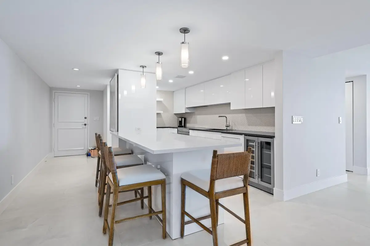 Entrance/Kitchen at 3456 S Ocean Boulevard 701, Palm Beach
