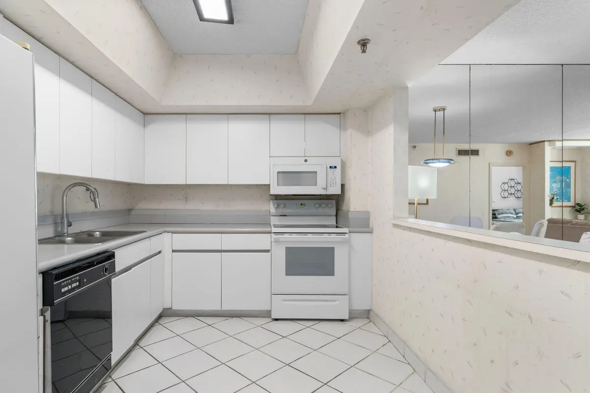 7-web-or-mls-A7R04772 at 9455 Collins Avenue 305, Surfside