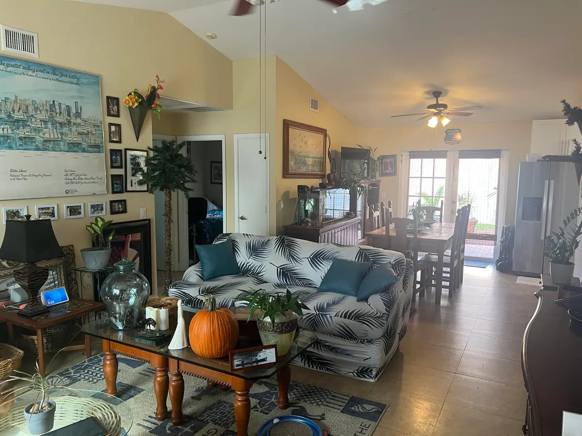 living room 2 at 1309 W Frangipani Circle, Lantana