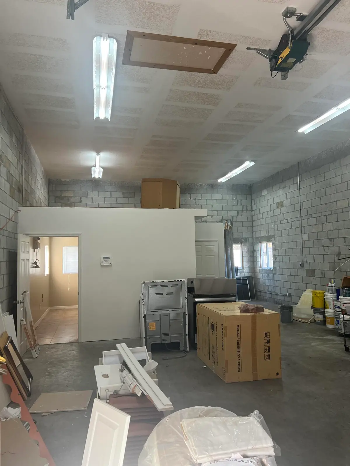 warehouse garage w office at 1309 W Frangipani Circle, Lantana