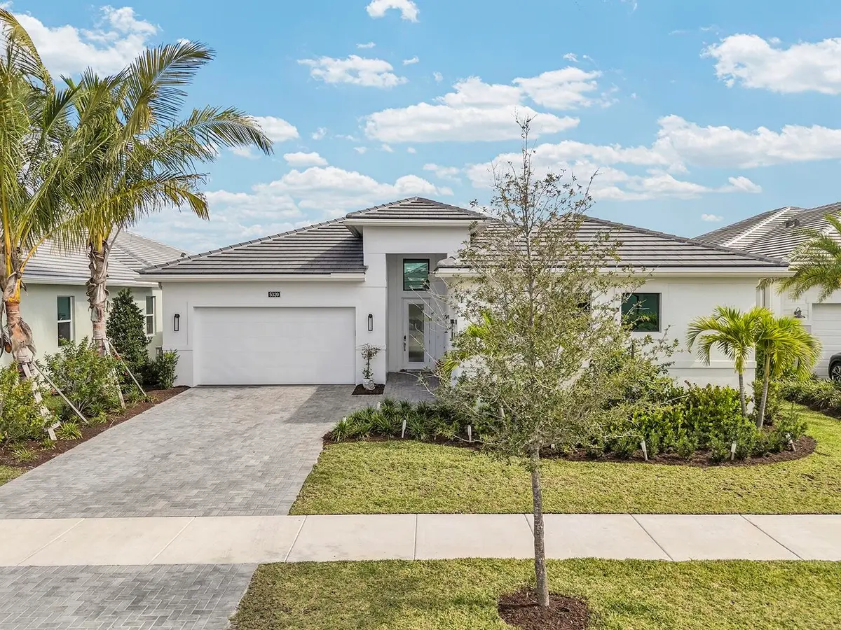 Front of house at 5320 Saint Armands Way, Westlake