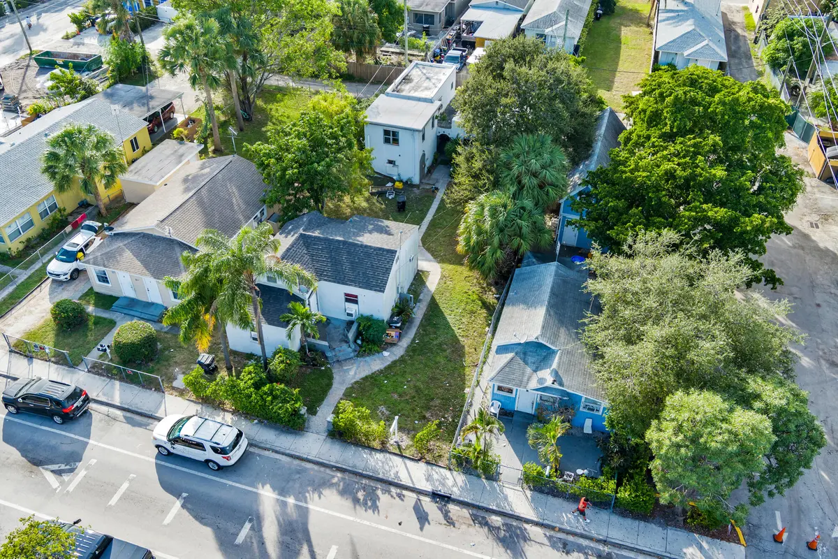low-12 at 19 S E Street, Lake Worth Beach