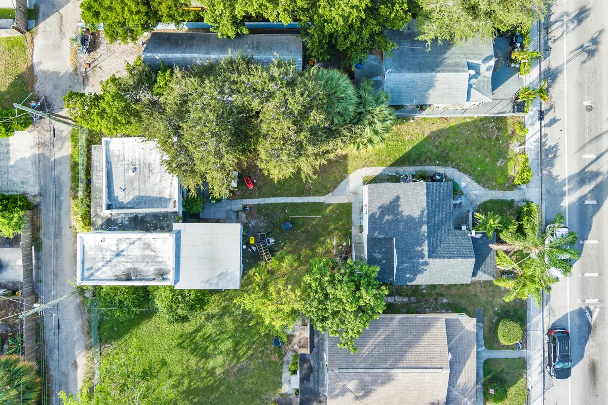 low-14 at 19 S E Street, Lake Worth Beach