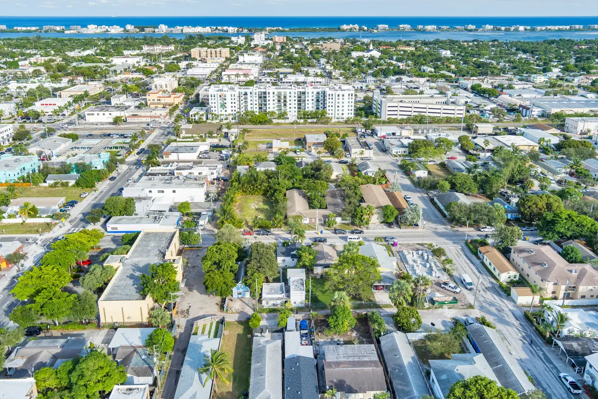 low-16 at 19 S E Street, Lake Worth Beach