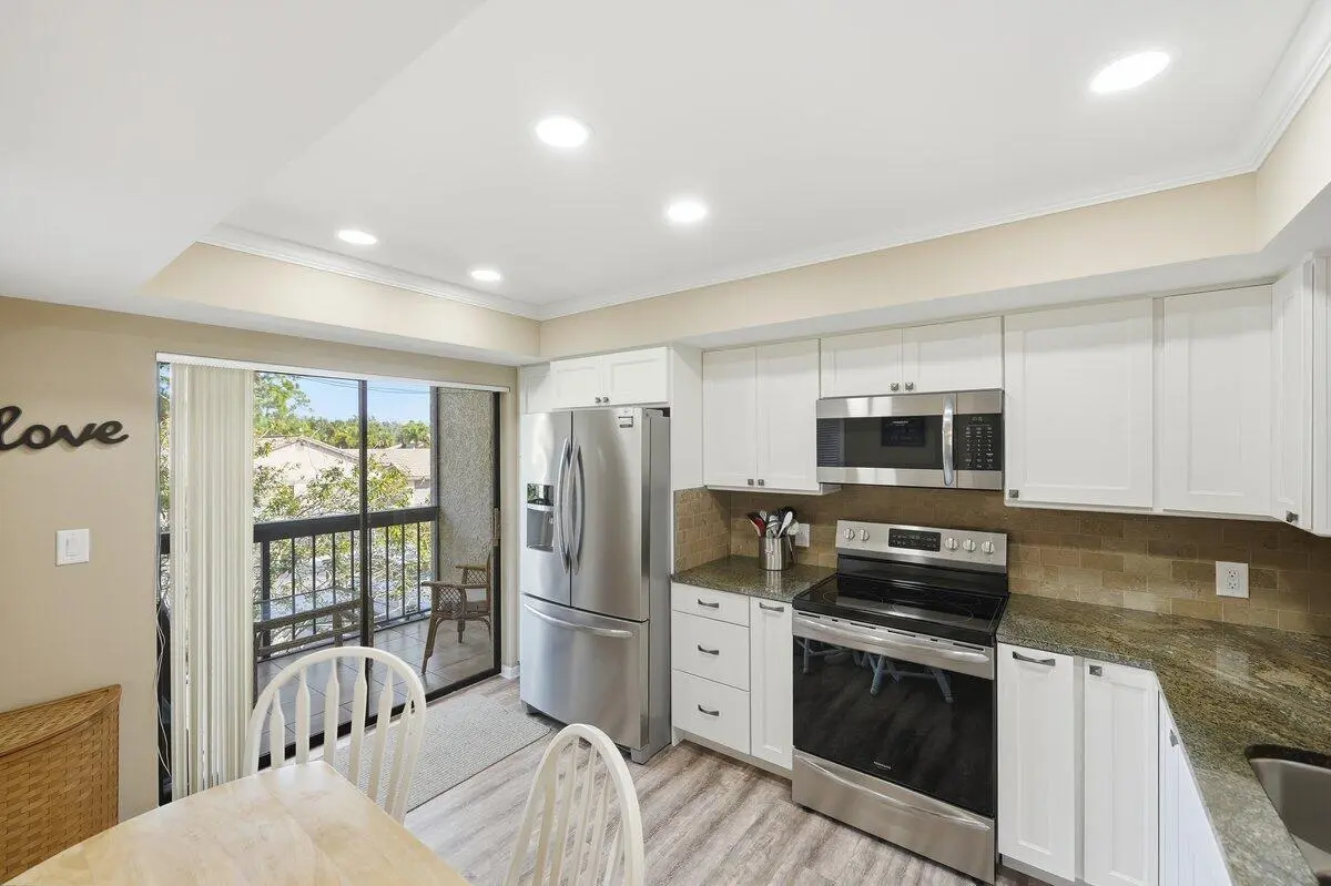 Kitchen at 9430 Meadowood Drive 205, Fort Pierce