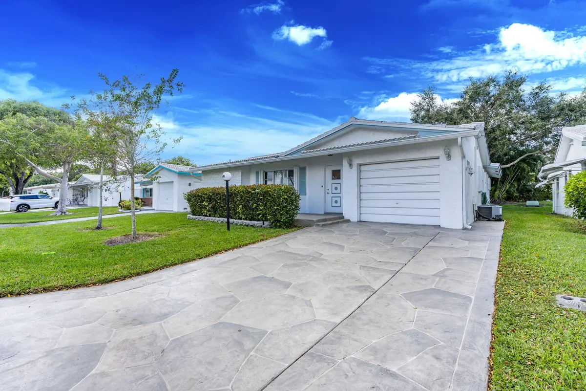 1-web-or-mls-iPixx_00_1 at 1141 NW 90th Way, Plantation