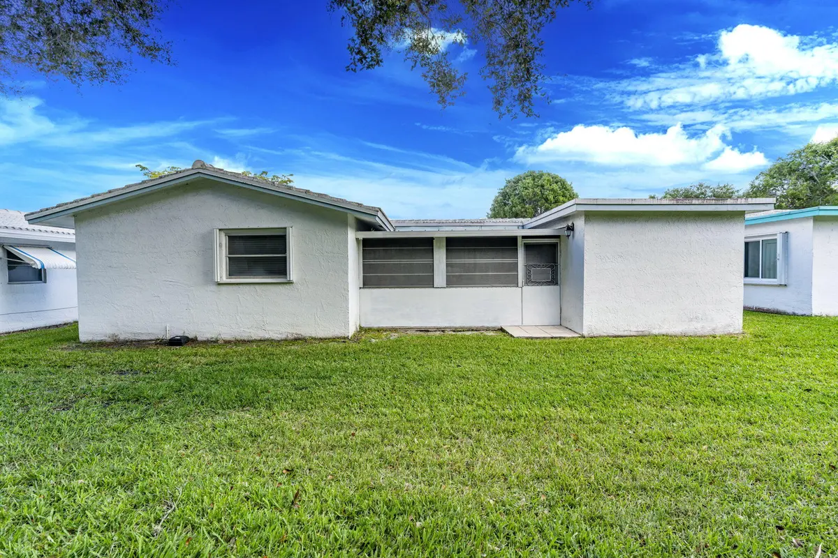 7-web-or-mls-iPixx_02_2 at 1141 NW 90th Way, Plantation