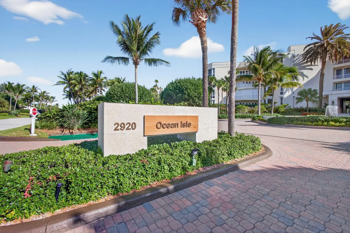 Welcome at 2920 SE Dune Drive 140, Stuart