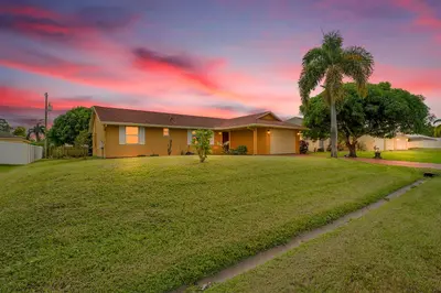 1652 SW Crawford Avenue, Port St. Lucie – sold