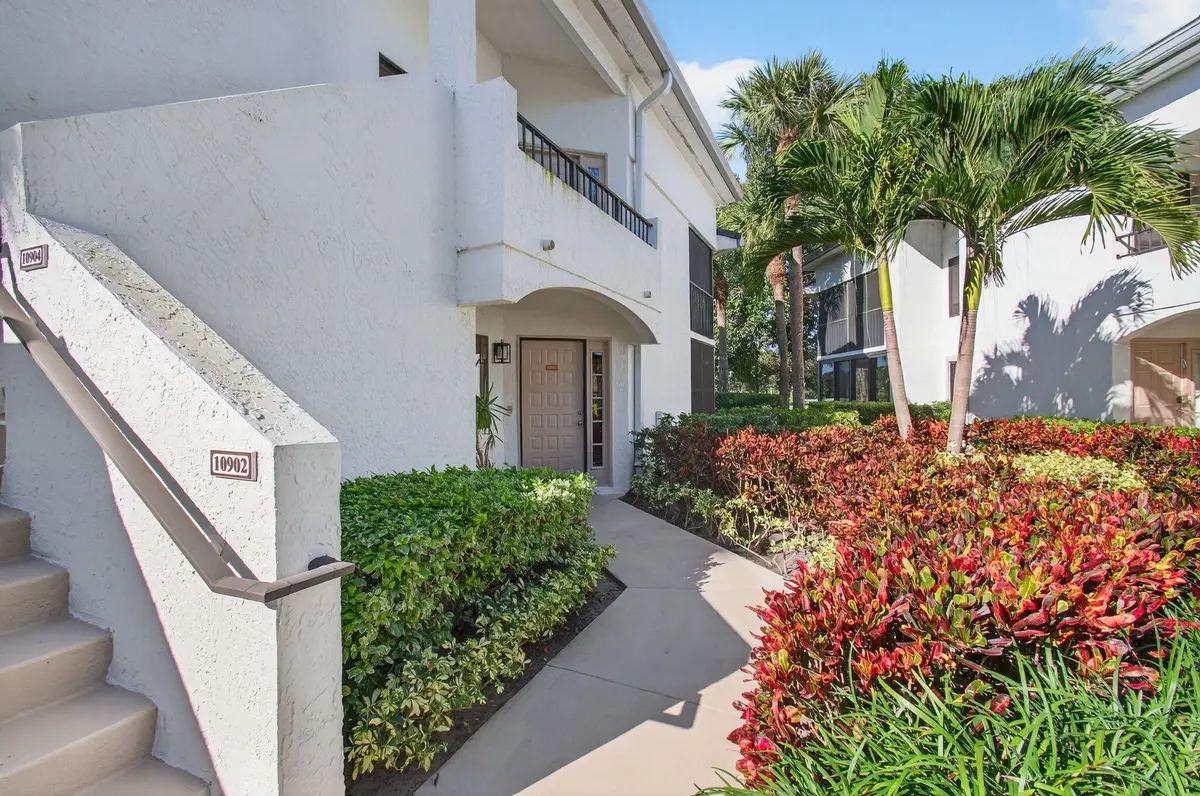 3-web-or-mls-DSC_7099 at 15321 Strathearn Drive 10902, Delray Beach