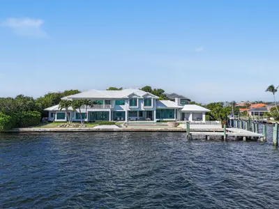 101 Bowsprit Drive, North Palm Beach – Single Family Residence for sale