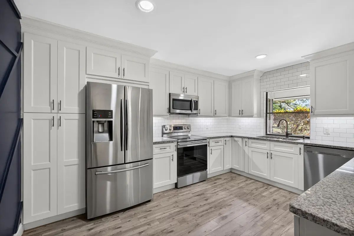 Great kitchen set-up! at 13302 Touchstone Place, Palm Beach Gardens