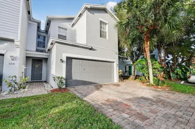 5210 White Oleander, West Palm Beach – sold