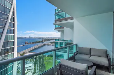 900 Biscayne Boulevard 4812, Miami – sold