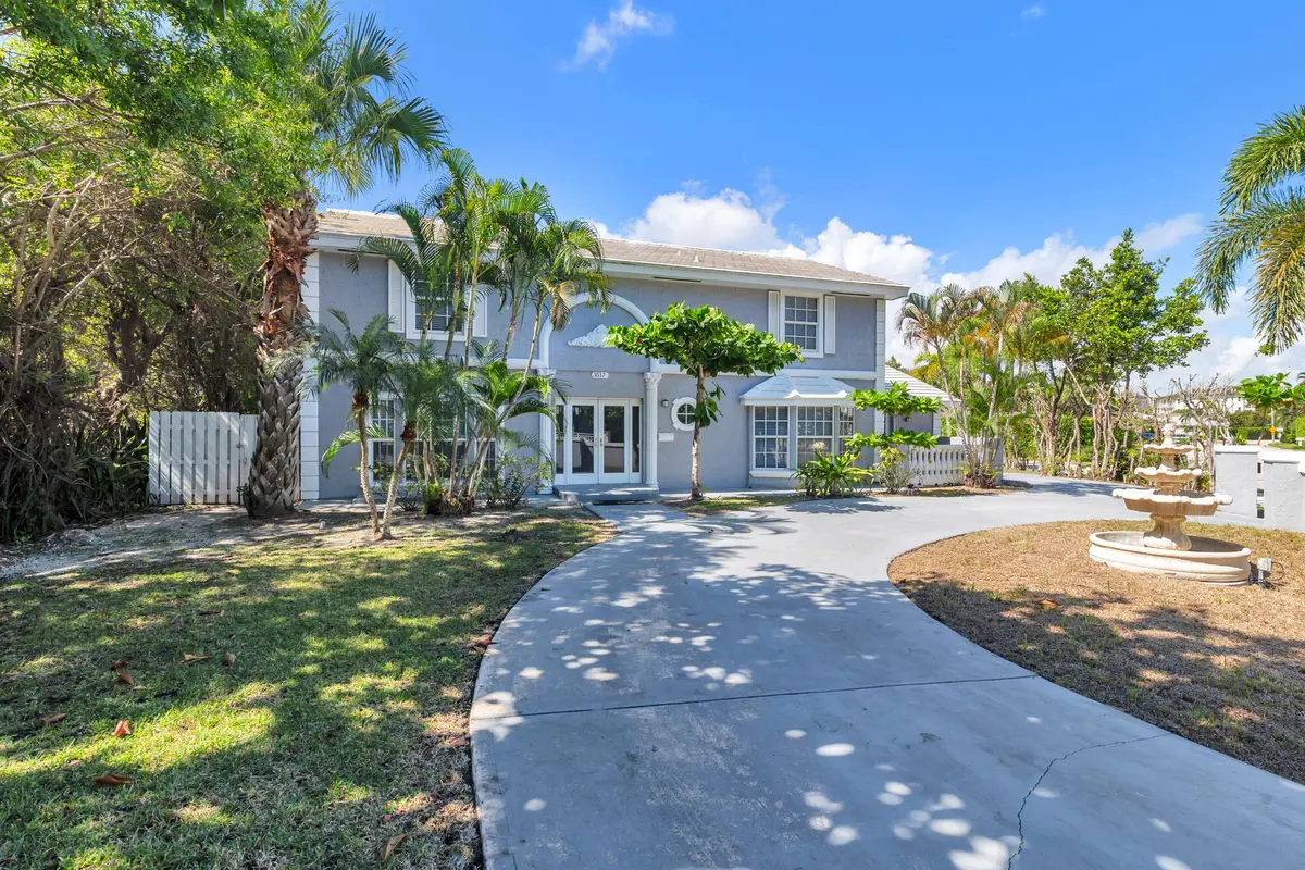 low-1 at 3517 N Flagler Drive, West Palm Beach