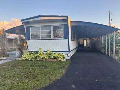 562 NE 47th St, Lot 393, Deerfield Beach – Mobile Home for sale