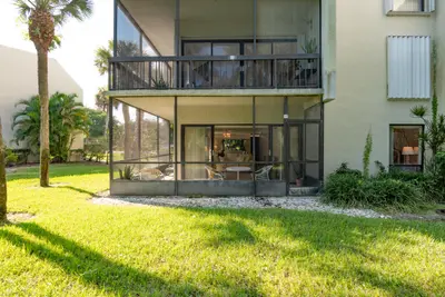 2550 Presidential Way 107, West Palm Beach – sold