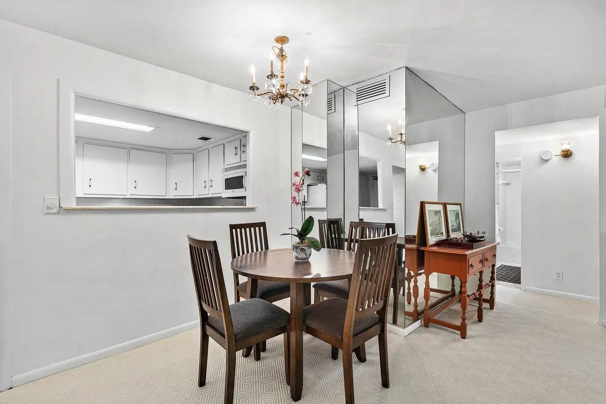 11 Dining space at 223 Atlantic Avenue D2, Palm Beach