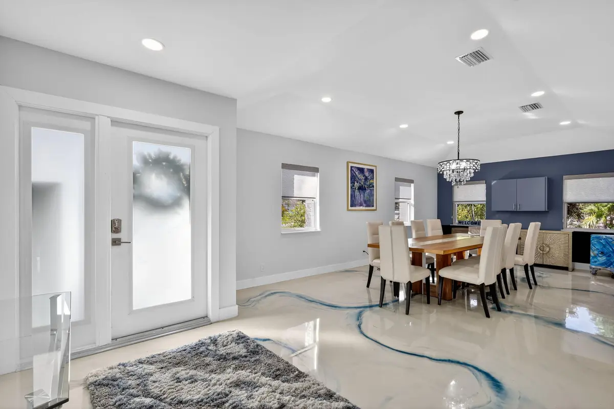 7598 dining t at 7598 W Country Club Boulevard, Boca Raton