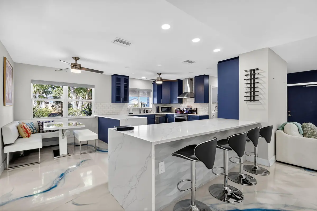 7598 knook t 2 at 7598 W Country Club Boulevard, Boca Raton