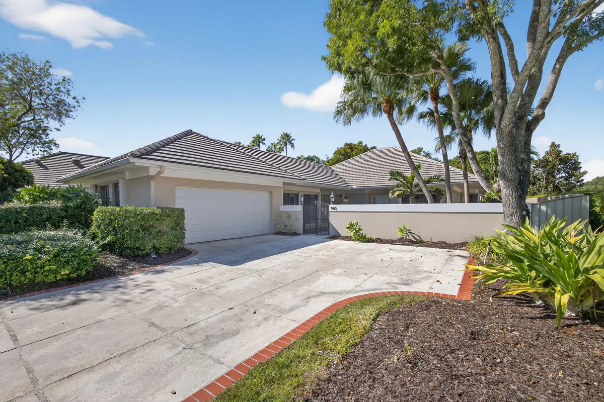 Driveway 158 Coventry Pl at 158 Coventry Place, Palm Beach Gardens