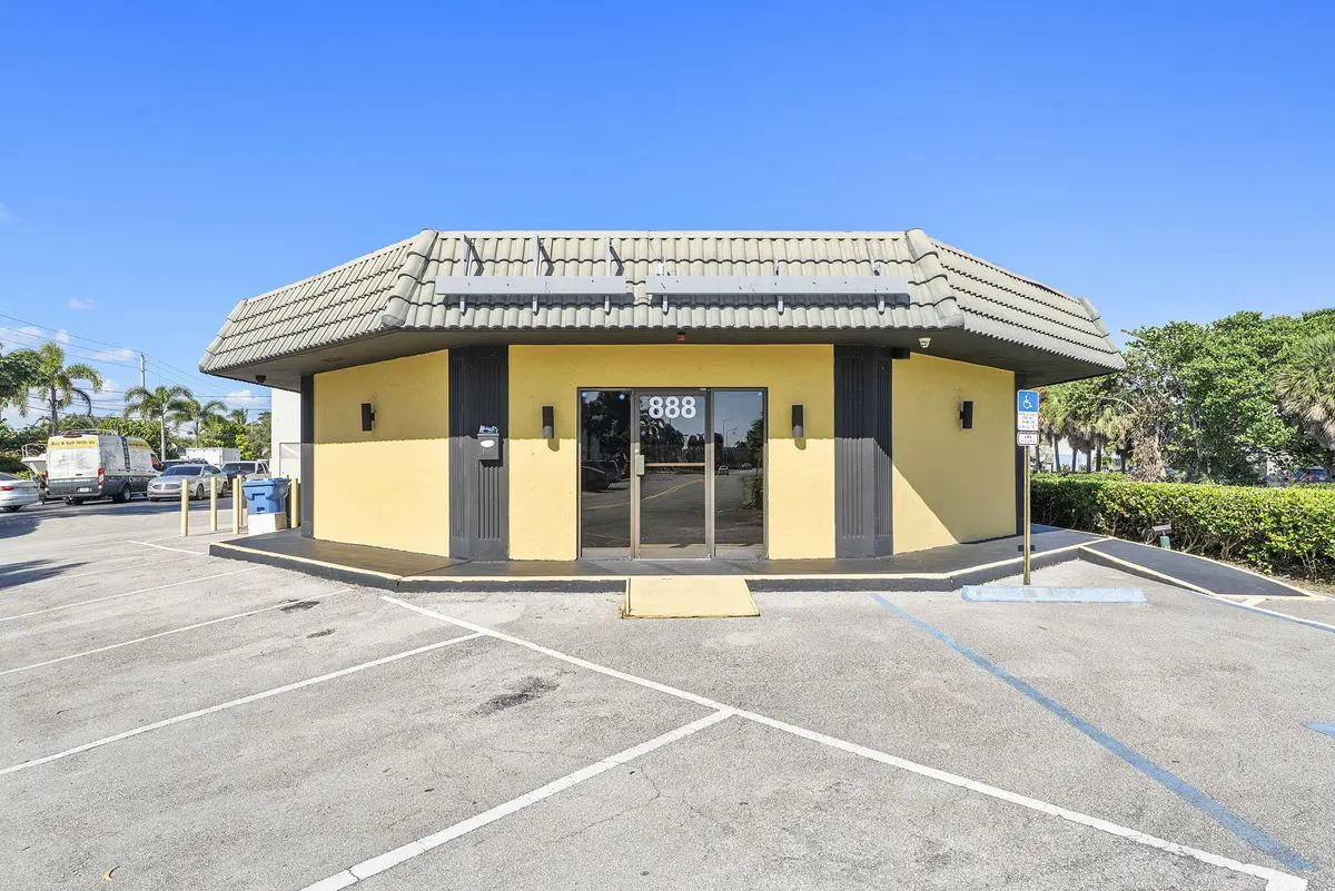Outside Front Entrance at 888 E Coast Avenue, Lantana