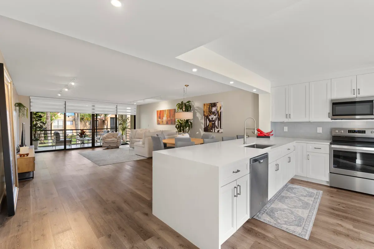 Living area at 11296 Green Lake Drive 204, Boynton Beach
