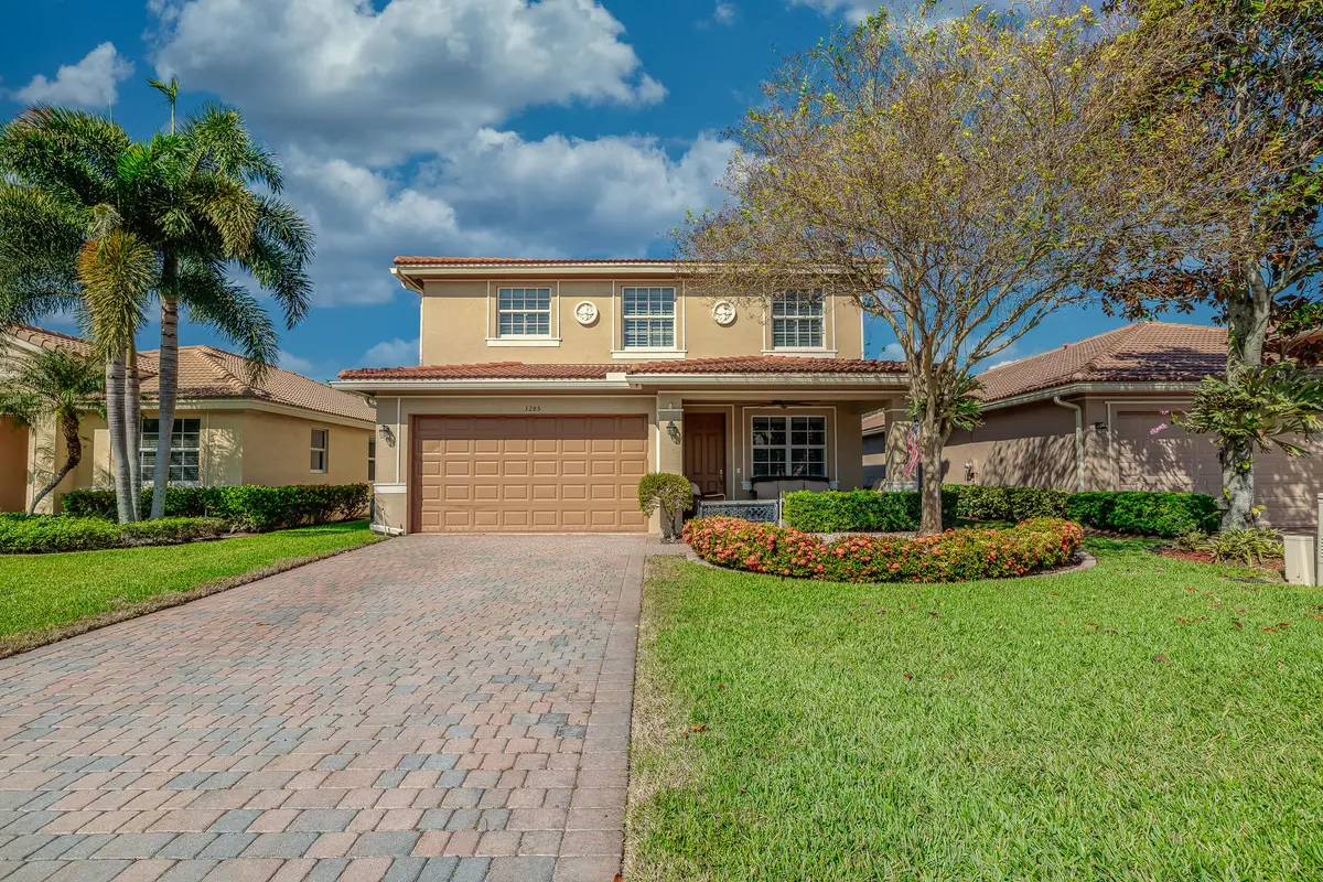 Front of house at 3285 SW Porpoise Circle, Stuart