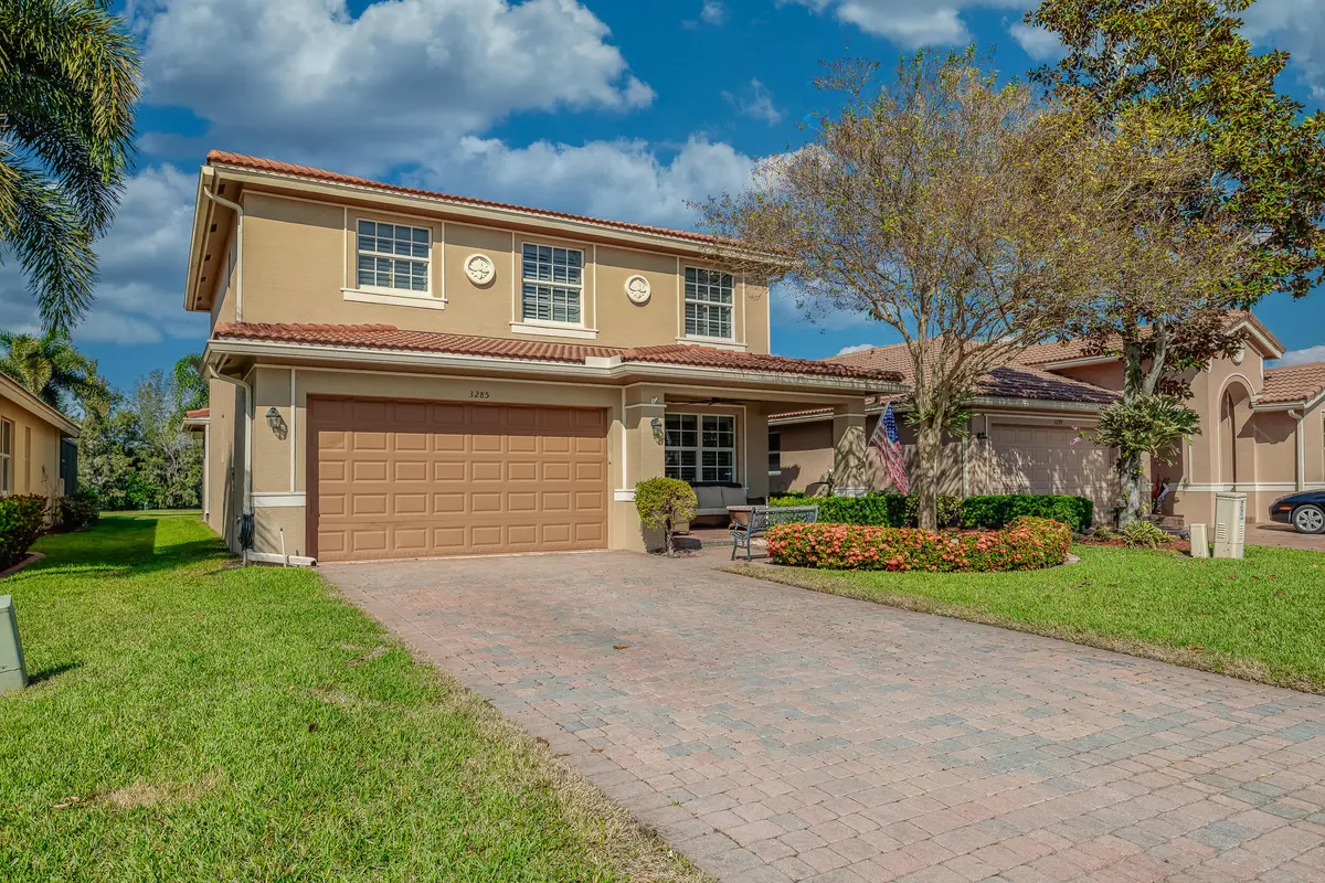 Front of house at 3285 SW Porpoise Circle, Stuart