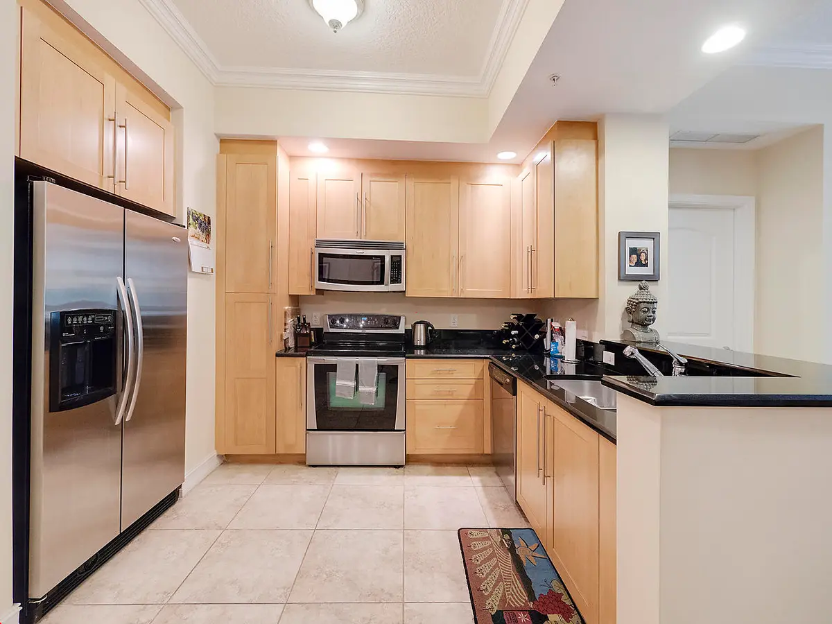Kithen at 701 S Olive Avenue 1105, West Palm Beach