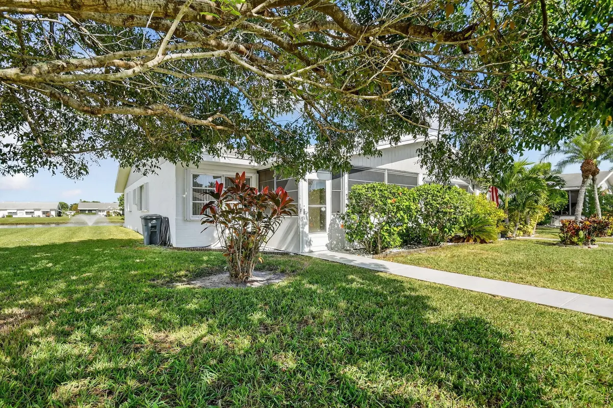 Shade Tree at 5311 Mariesa Avenue, West Palm Beach
