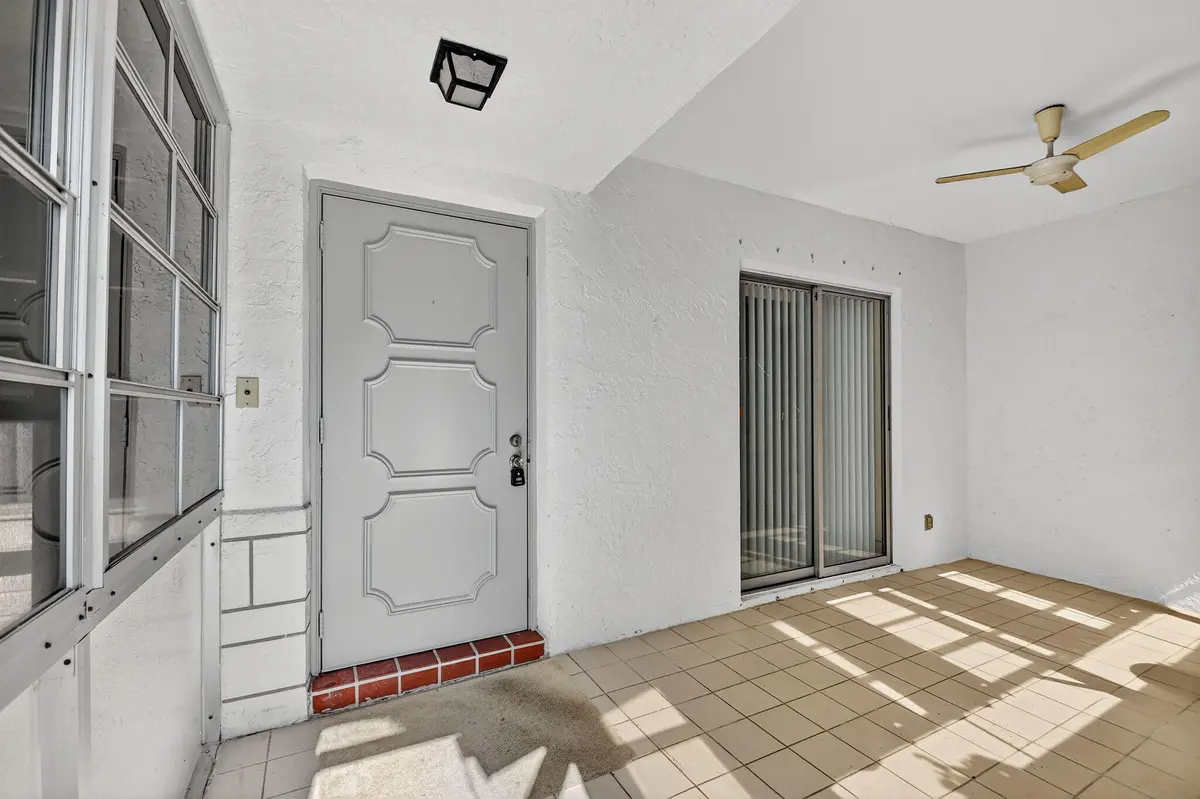 18x11 front patio at 5311 Mariesa Avenue, West Palm Beach