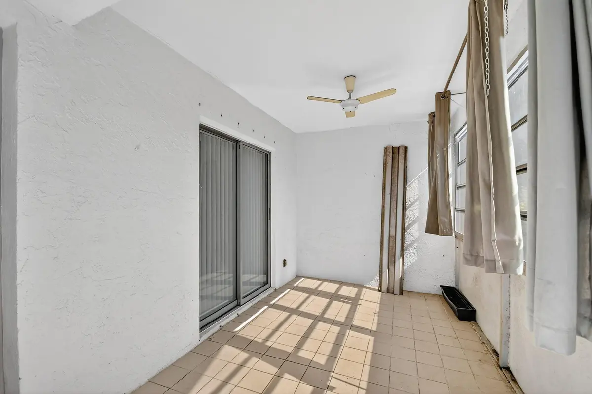 Sliding drs to dining at 5311 Mariesa Avenue, West Palm Beach