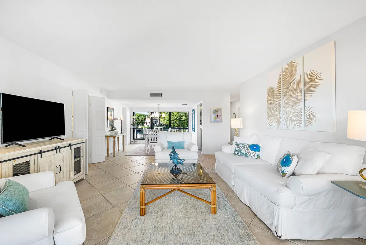 Interior living area at 4602 Kittiwake Court Kittiwake, Boynton Beach