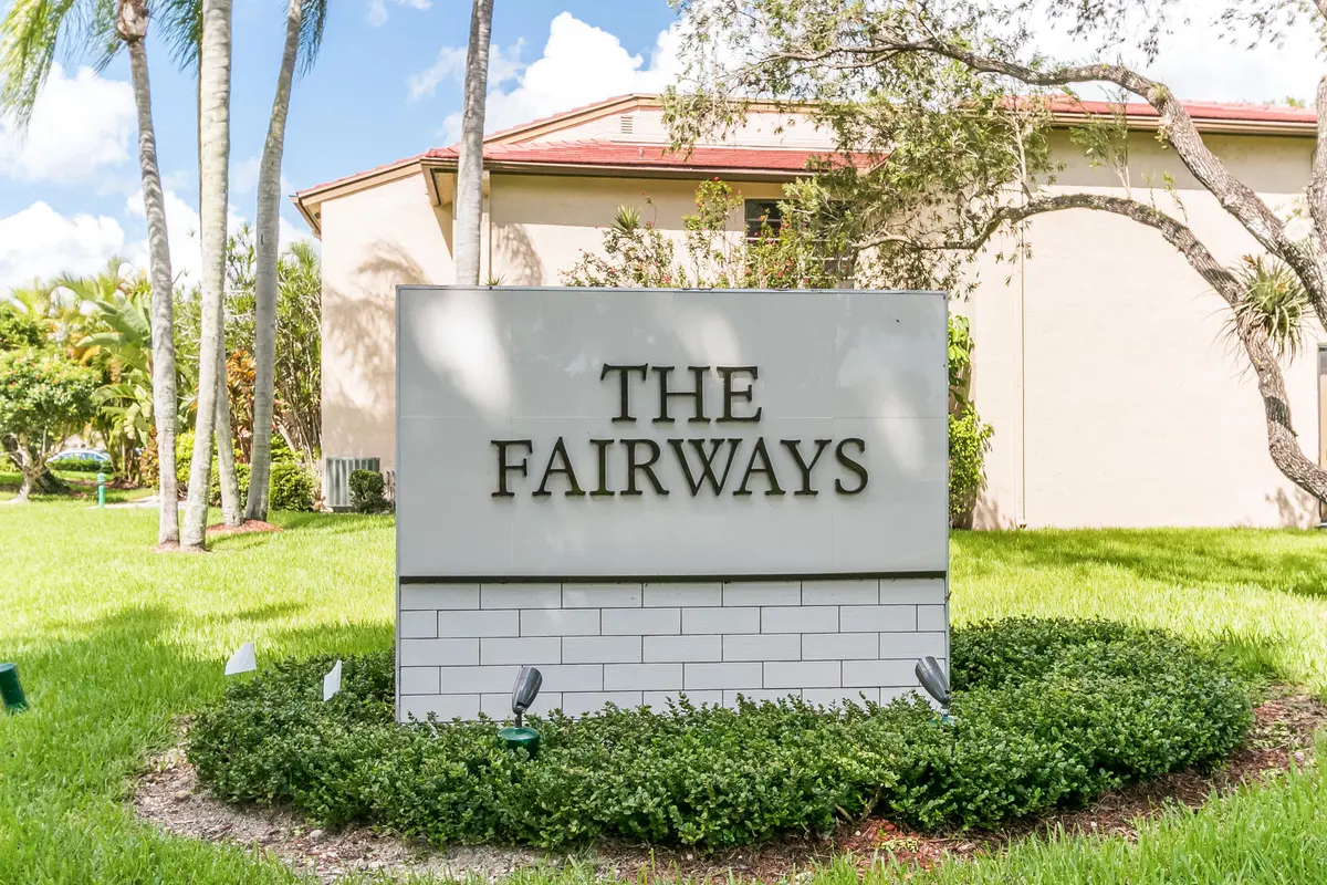 8535-4 at 8535 Casa Del Lago 37e, Boca Raton