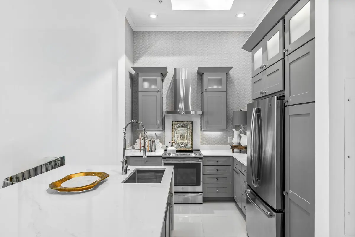 Beautiful Quartz Counters at 701 S Olive Avenue 503, West Palm Beach