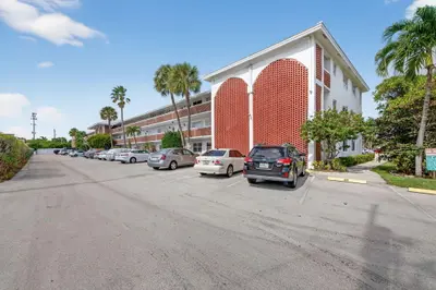 2050 NE 39th Street #210s, Lighthouse Point – sold