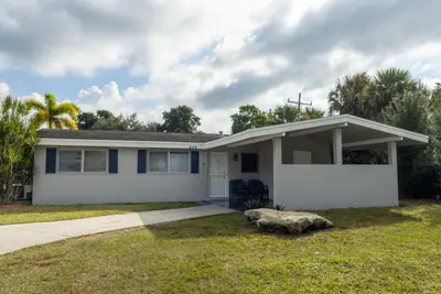 802 Royal Palm Beach Boulevard, Royal Palm Beach – sold