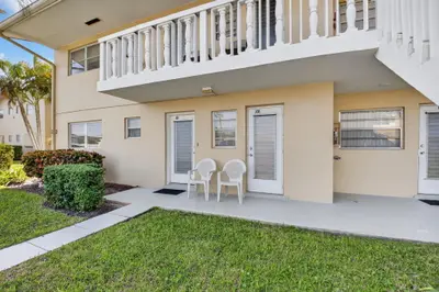 2152 NE 1st Way 101, Boynton Beach – sold