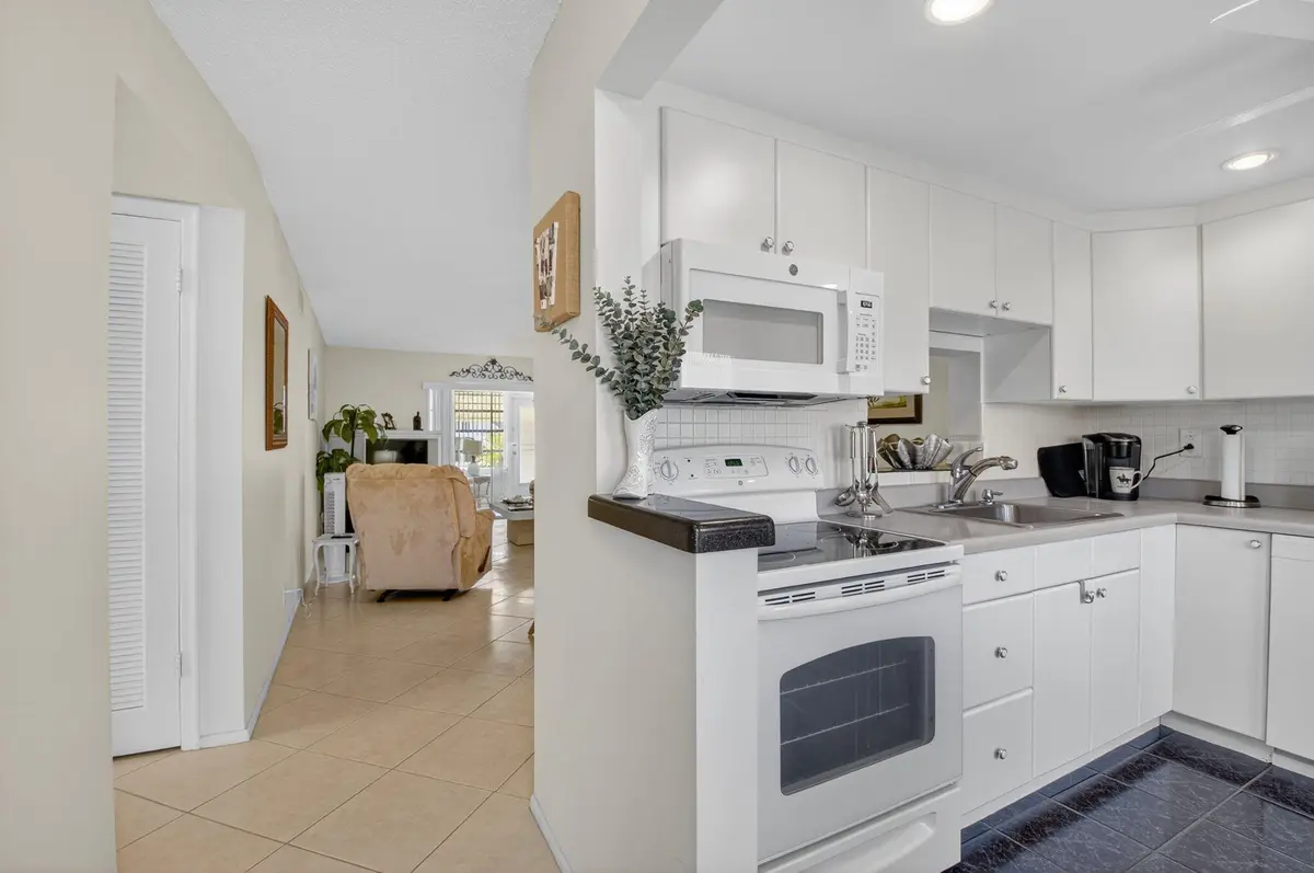 Village Royale 4 at 2152 NE 1st Way 101, Boynton Beach